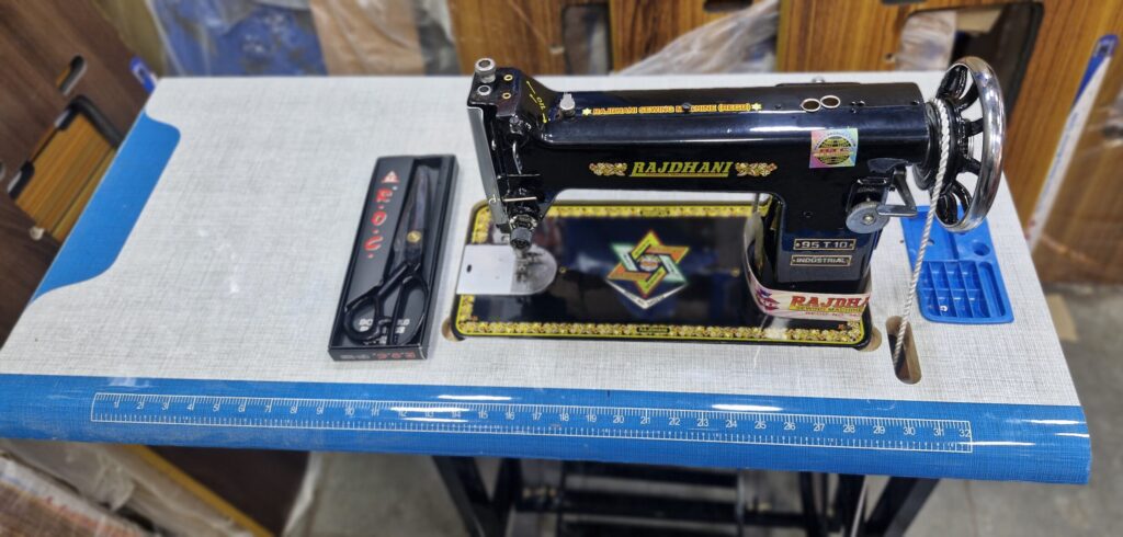 INDUSTRIAL SEWING MACHINE